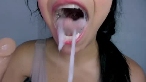 camila online show from April 2026 08:40:01 PM