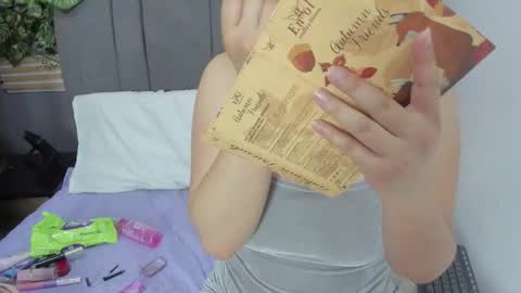 Snapshot of velakimm chatting on November 2025 08:32:01 PM Isabella online show from November 2025 08:32:01 PM