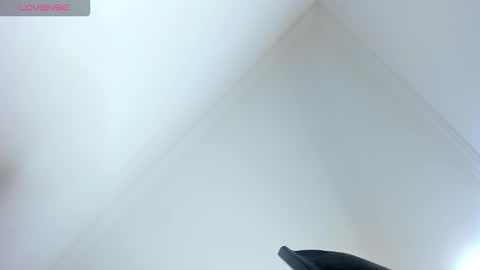 velez_isa online show from February 2026 07:42:02 PM