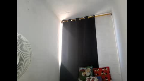 Snapshot of velk_hot1 chatting on January 2025 09:41:01 PM velk_hot1 online show from January 2025 09:41:01 PM