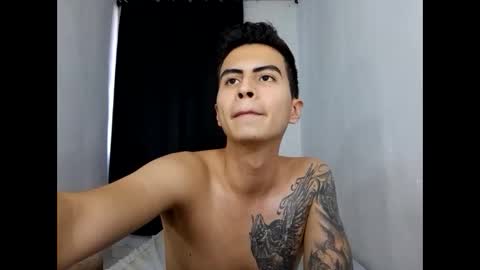 Snapshot of velk_hot1 chatting on January 2025 10:39:01 PM velk_hot1 online show from January 2025 10:39:01 PM