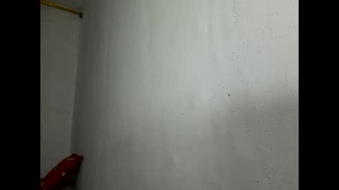 Snapshot of velk_hot1 chatting on January 2025 01:43:01 AM velk_hot1 online show from January 2025 01:43:01 AM