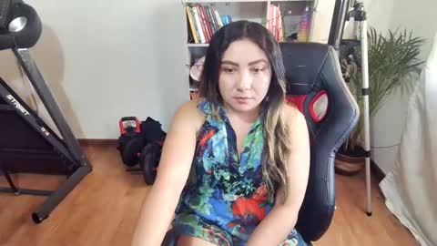 Snapshot of vellarossa chatting on January 2025 09:32:01 PM Im VelaI will be Christmas and New Year with my family December 22 to January 13 I will miss you guys. online show from January 2025 09:32:01 PM