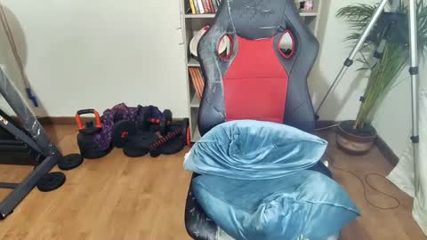 Snapshot of vellarossa chatting on February 2025 04:29:01 AM Im VelaI will be Christmas and New Year with my family December 22 to January 13 I will miss you guys. online show from February 2025 04:29:01 AM