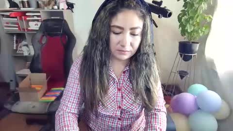 Snapshot of vellarossa chatting on October 2025 06:20:01 PM Im VelaI will be Christmas and New Year with my family December 22 to January 13 I will miss you guys. online show from October 2025 06:20:01 PM