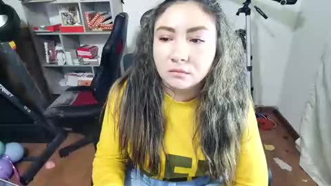 Snapshot of vellarossa chatting on November 2025 02:55:01 AM Im VelaI will be Christmas and New Year with my family December 22 to January 13 I will miss you guys. online show from November 2025 02:55:01 AM