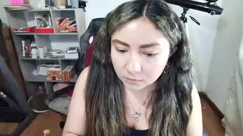 Snapshot of vellarossa chatting on November 2025 10:10:01 PM Im VelaI will be Christmas and New Year with my family December 22 to January 13 I will miss you guys. online show from November 2025 10:10:01 PM