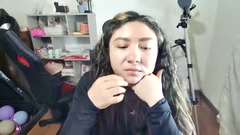 Snapshot of vellarossa chatting on December 2025 08:12:02 AM Im VelaI will be Christmas and New Year with my family December 22 to January 13 I will miss you guys. online show from December 2025 08:12:02 AM