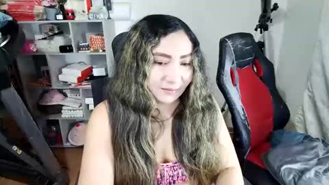 Snapshot of vellarossa chatting on May 2026 05:01:02 AM Im VelaI will be Christmas and New Year with my family December 22 to January 13 I will miss you guys. online show from May 2026 05:01:02 AM