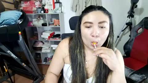 Snapshot of vellarossa chatting on July 2026 04:51:01 AM Im VelaI will be Christmas and New Year with my family December 22 to January 13 I will miss you guys. online show from July 2026 04:51:01 AM
