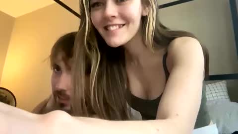 Snapshot of velmaxshaggy chatting on March 2025 08:10:02 PM velmaxshaggy online show from March 2025 08:10:02 PM