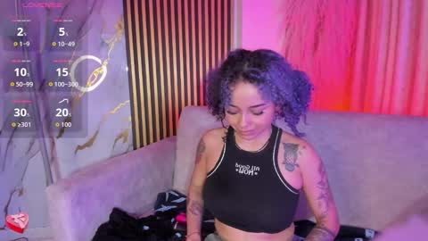 Snapshot of velvet_ari chatting on December 2025 04:28:02 AM Velvet online show from December 2025 04:28:02 AM