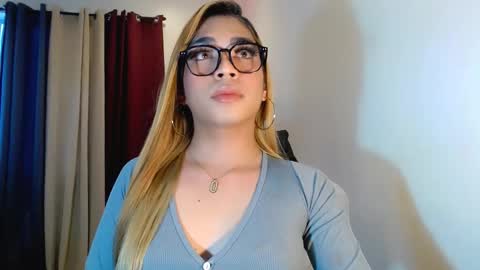 Snapshot of velvet_delux69 chatting on October 2025 11:03:01 PM velvet_delux69 online show from October 2025 11:03:01 PM