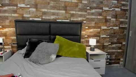 Snapshot of velvet_moon___ chatting on March 2026 04:46:01 PM velvet_moon___ online show from March 2026 04:46:01 PM