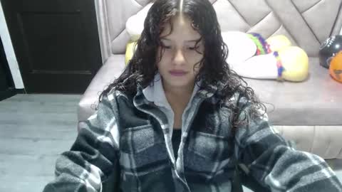 Snapshot of velvet_moon_v chatting on October 2025 02:24:02 PM velvet_moon_v online show from October 2025 02:24:02 PM