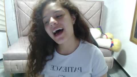 Snapshot of velvet_moon_v chatting on October 2025 01:04:02 PM velvet_moon_v online show from October 2025 01:04:02 PM