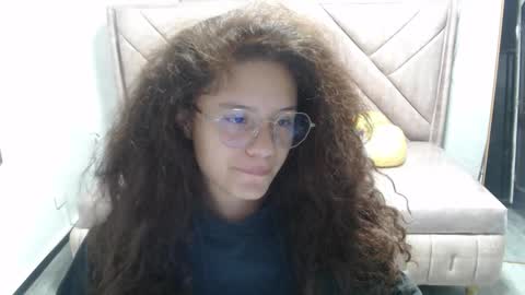 Snapshot of velvet_moon_v chatting on November 2025 01:22:01 PM velvet_moon_v online show from November 2025 01:22:01 PM