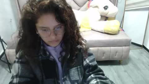 Snapshot of velvet_moon_v chatting on November 2025 01:32:02 PM velvet_moon_v online show from November 2025 01:32:02 PM