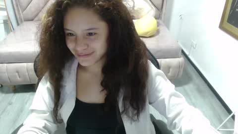 Snapshot of velvet_moon_v chatting on November 2025 01:22:02 PM velvet_moon_v online show from November 2025 01:22:02 PM