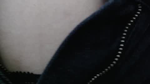 Snapshot of velvet_moon_v chatting on November 2025 01:43:01 PM velvet_moon_v online show from November 2025 01:43:01 PM