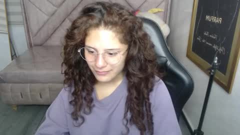 Snapshot of velvet_moon_v chatting on November 2025 01:22:02 PM velvet_moon_v online show from November 2025 01:22:02 PM