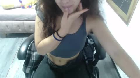 Snapshot of velvet_moon_v chatting on November 2025 01:14:02 PM velvet_moon_v online show from November 2025 01:14:02 PM