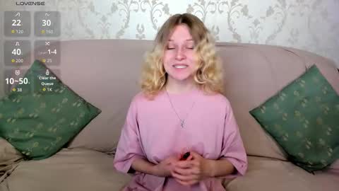 Snapshot of velvet_peach_ chatting on September 2025 11:43:02 AM velvet_peach_ online show from September 2025 11:43:02 AM