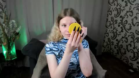 Snapshot of velvet_peach_ chatting on November 2025 11:20:02 AM velvet_peach_ online show from November 2025 11:20:02 AM