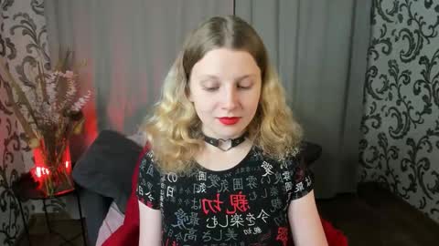 Snapshot of velvet_peach_ chatting on November 2025 10:28:02 AM velvet_peach_ online show from November 2025 10:28:02 AM