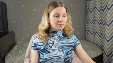 Snapshot of velvet_peach_ chatting on December 2025 10:46:02 AM velvet_peach_ online show from December 2025 10:46:02 AM