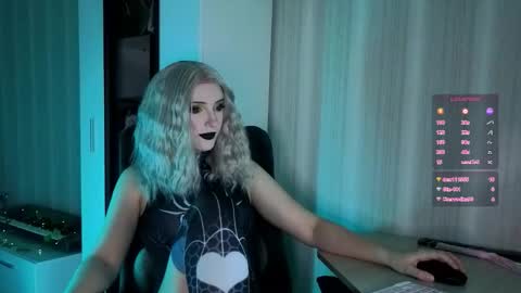 Violet online show from November 2025 06:51:01 PM