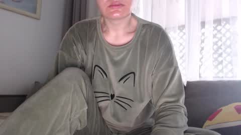 Snapshot of velvetmoon123 chatting on November 2025 07:09:01 AM velvetmoon123 online show from November 2025 07:09:01 AM