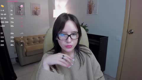 Snapshot of velvetmoore chatting on December 2024 07:36:01 PM Hii Im new here online show from December 2024 07:36:01 PM