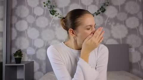 Kelly online show from October 2025 06:56:02 AM