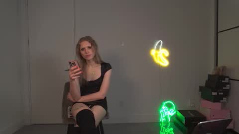 VelvetTGirl online show from March 2026 05:50:01 PM