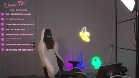 VelvetTGirl online show from April 2026 02:33:01 PM