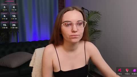 CLEOshort hair  TIna long hair  online show from March 2025 03:27:01 PM