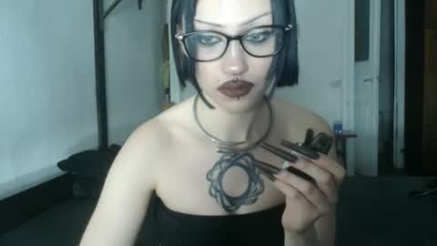 Snapshot of venera_goddess chatting on May 2026 04:37:01 PM Naly online show from May 2026 04:37:01 PM
