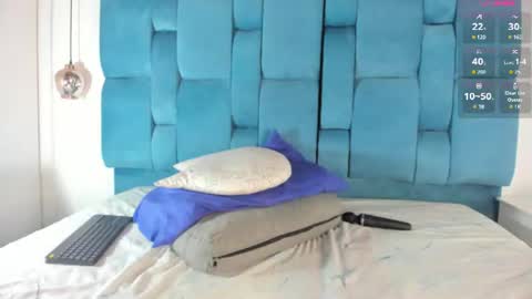 Snapshot of venezolana_caro chatting on June 2026 12:04:02 PM venezolana_caro online show from June 2026 12:04:02 PM