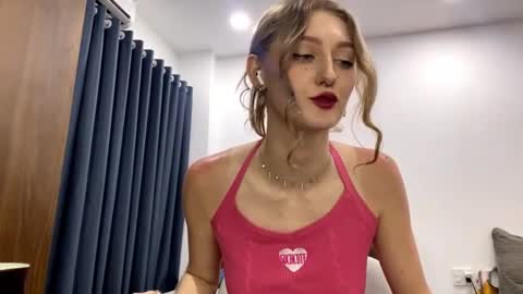 Snapshot of venniebonillas chatting on February 2026 11:32:01 AM Emily online show from February 2026 11:32:01 AM