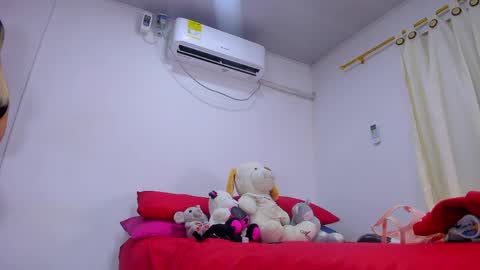 vennuss01 online show from April 2026 12:27:01 PM