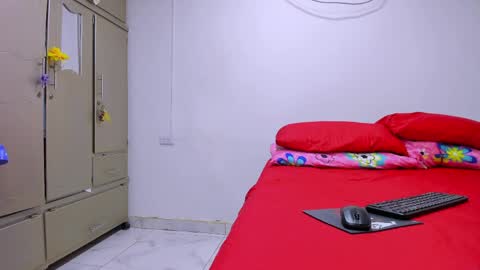 vennuss01 online show from April 2026 07:07:01 PM