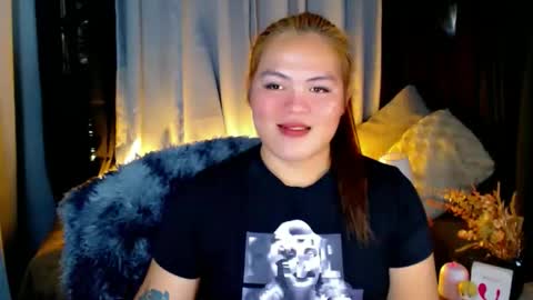 I am Colly Your mystery girl online show from November 2025 02:20:01 AM