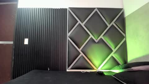 venuss09 online show from October 2025 09:19:02 PM