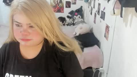 Venuss  online show from November 2025 01:48:01 AM