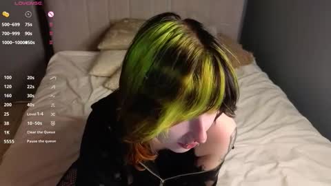 Erica online show from October 2025 08:10:01 PM