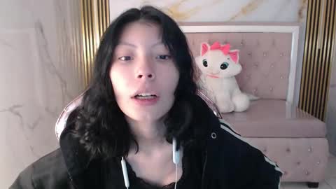 Verana  online show from November 2025 08:31:01 PM