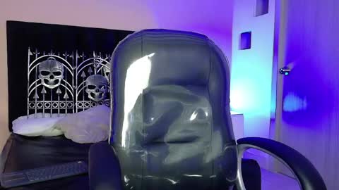 vergil_noir online show from June 2026 05:23:01 AM