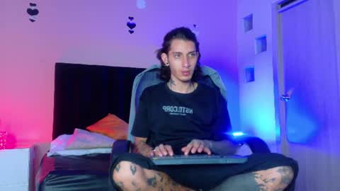 Snapshot of vergil_noir chatting on July 2026 05:01:01 AM vergil_noir online show from July 2026 05:01:01 AM
