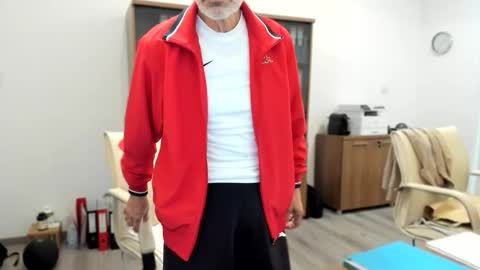 Victor online show from December 2025 12:33:02 PM